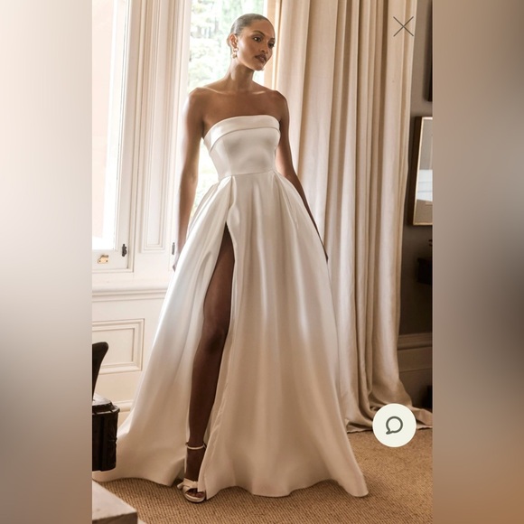 Meshki Eileen Strapless Wedding Gown - Picture 6 of 6